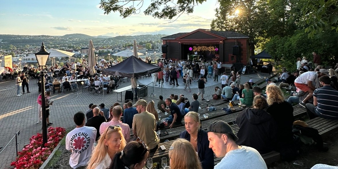 På Skiens tak