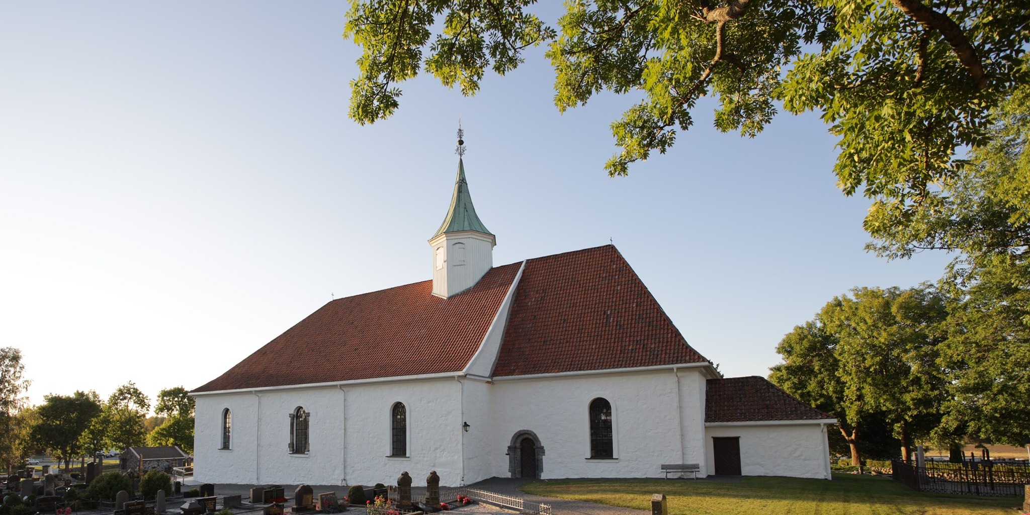 Tjølling kirke